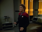 ariane179254_StarTrekVoyager_4x01-ScorpionPart2_2725.jpg