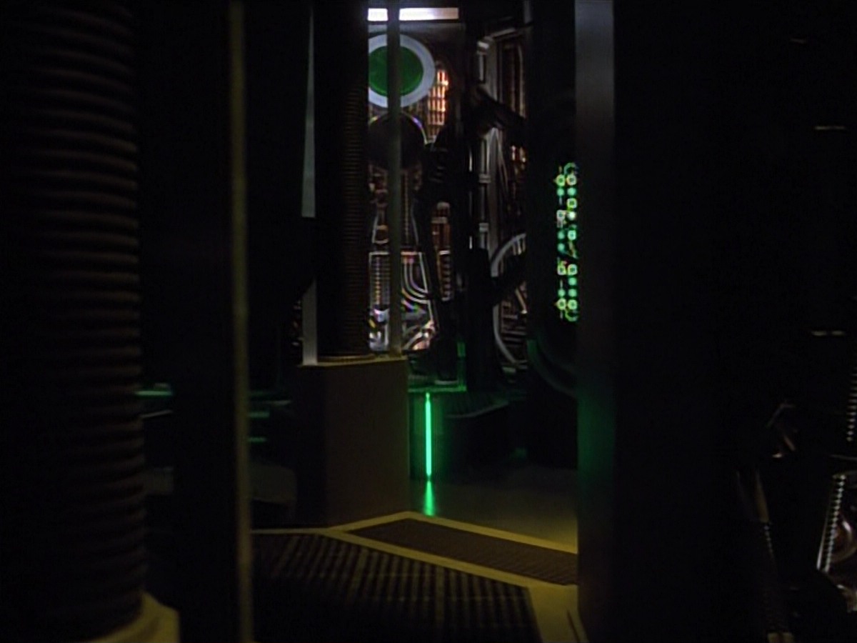 extant_StarTrekVoyager_4x02-TheGift_0025.jpg