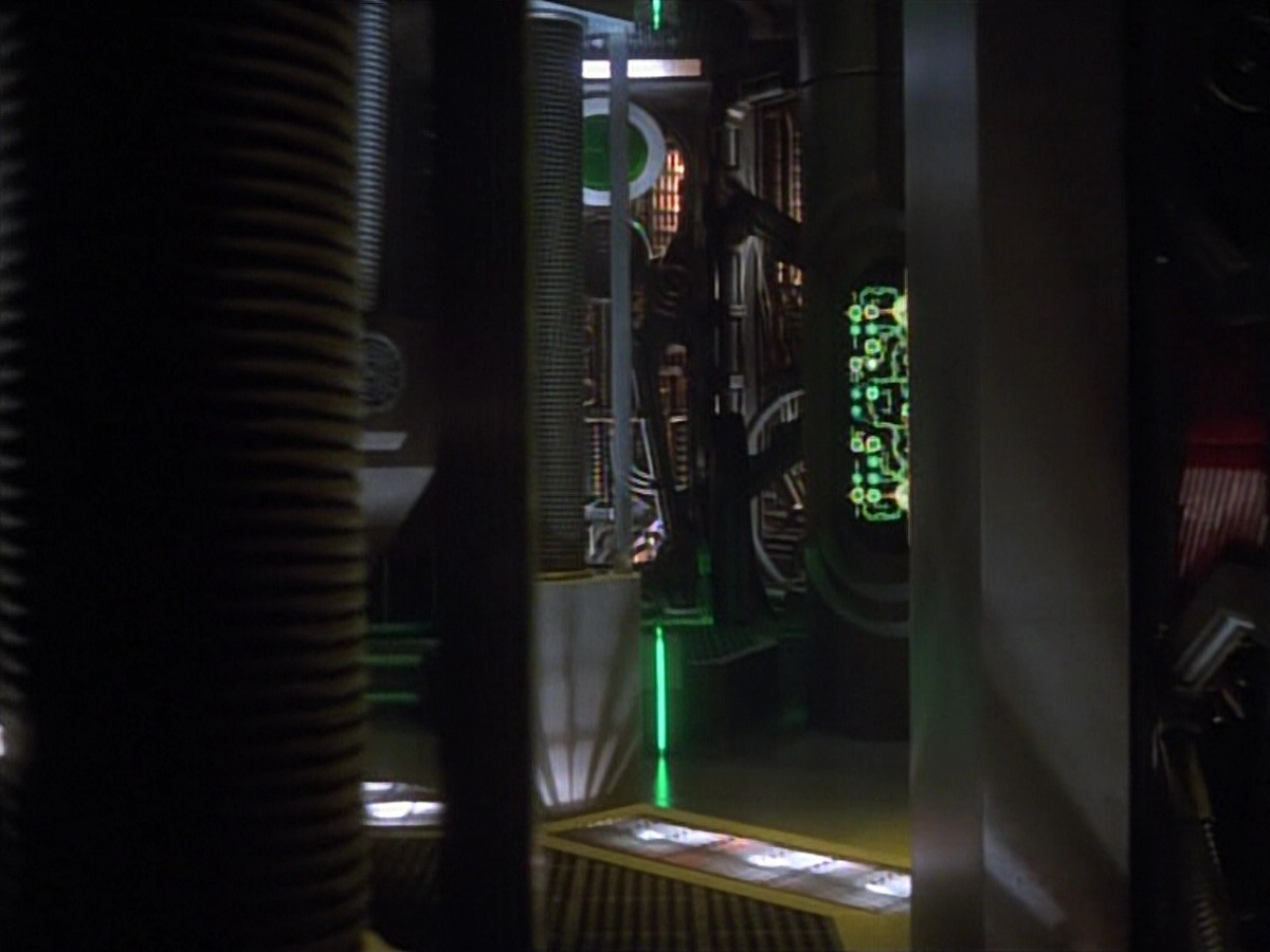 extant_StarTrekVoyager_4x02-TheGift_0026.jpg