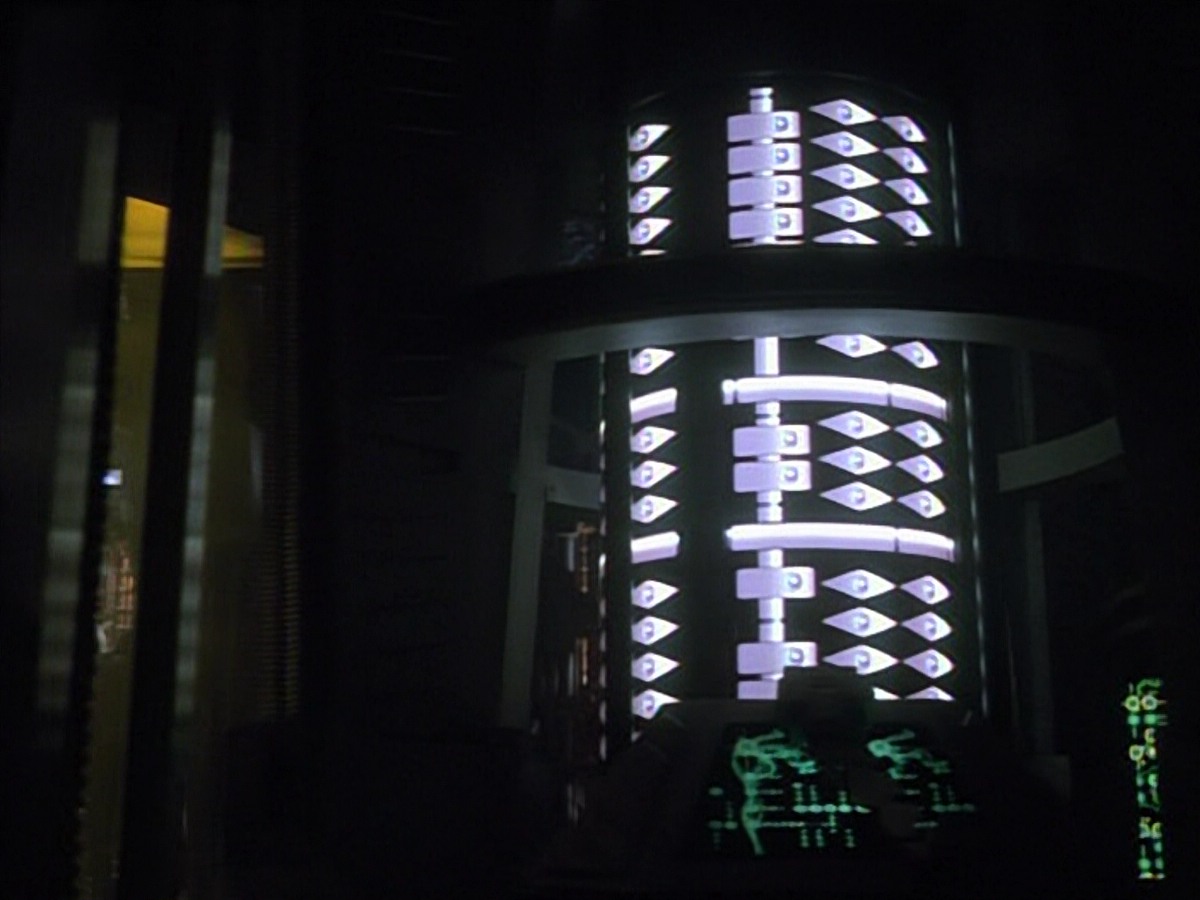 extant_StarTrekVoyager_4x02-TheGift_0038.jpg
