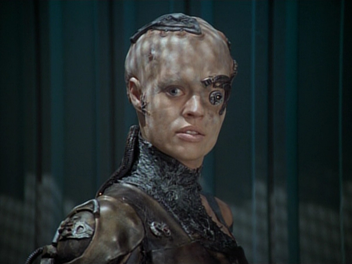 extant_StarTrekVoyager_4x02-TheGift_2714.jpg