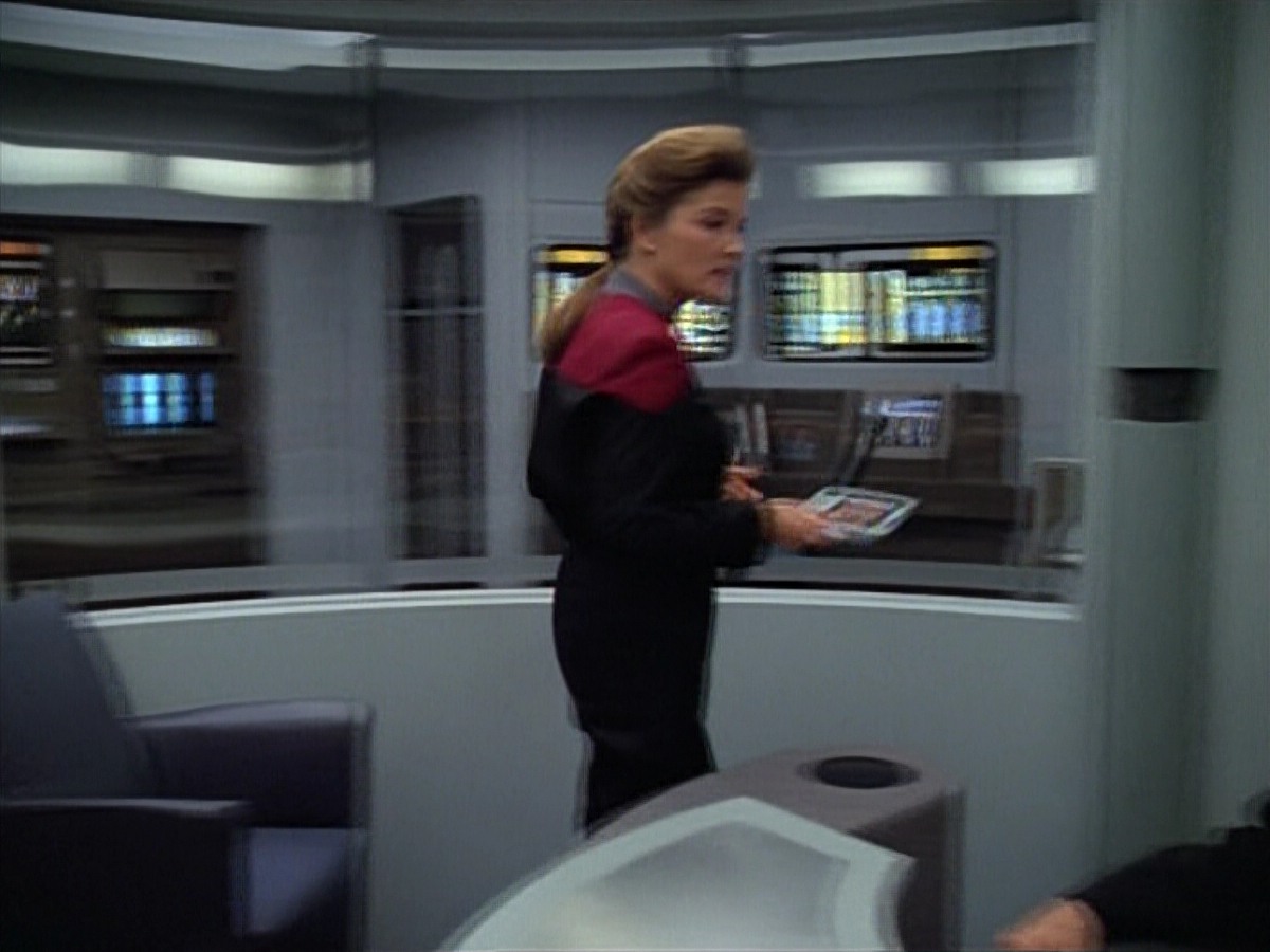 extant_StarTrekVoyager_4x02-TheGift_3380.jpg