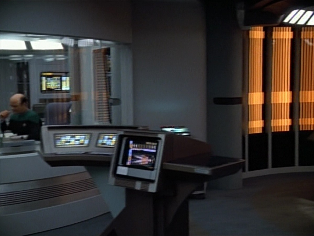 extant_StarTrekVoyager_4x02-TheGift_3416.jpg