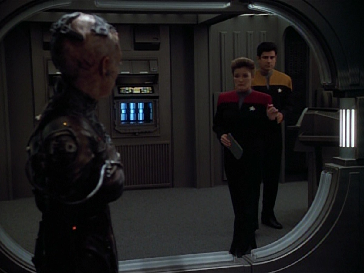 extant_StarTrekVoyager_4x02-TheGift_3682.jpg