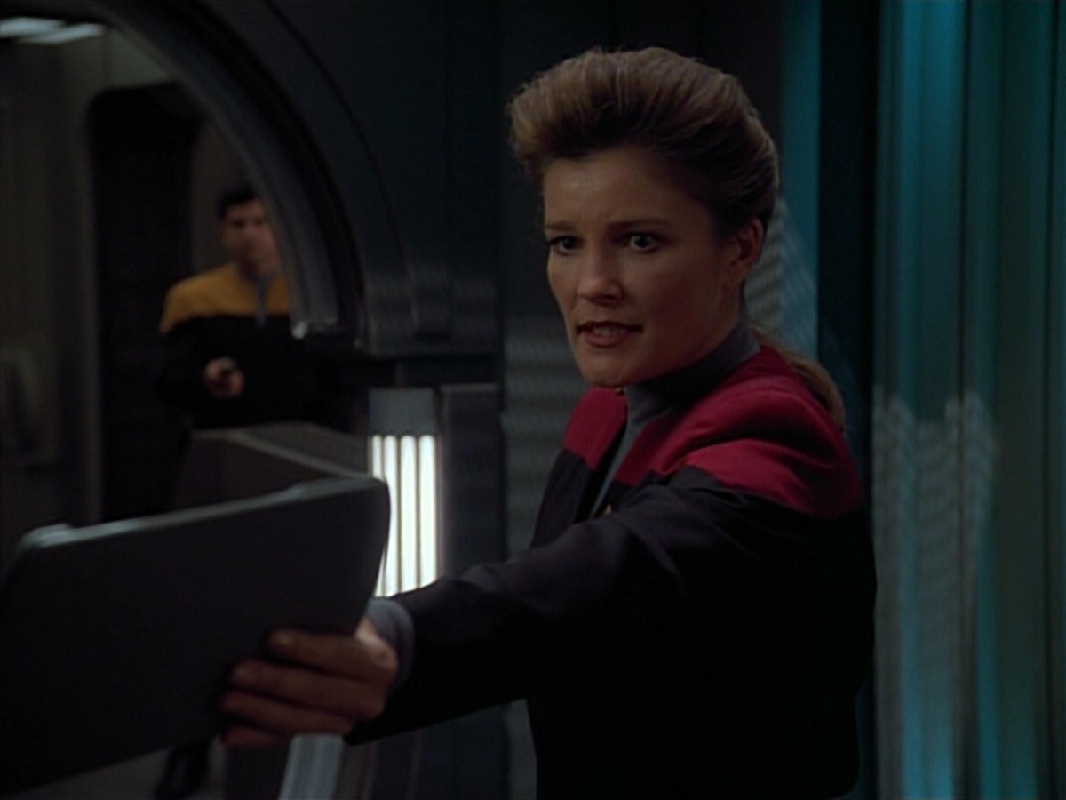 extant_StarTrekVoyager_4x02-TheGift_3728.jpg