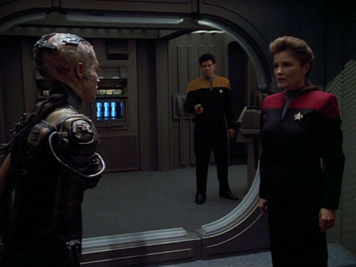 extant_StarTrekVoyager_4x02-TheGift_3775.jpg