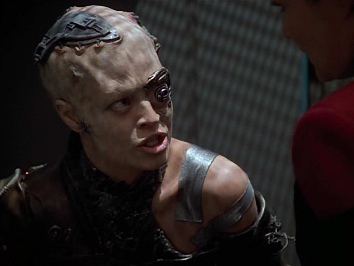 extant_StarTrekVoyager_4x02-TheGift_3828.jpg