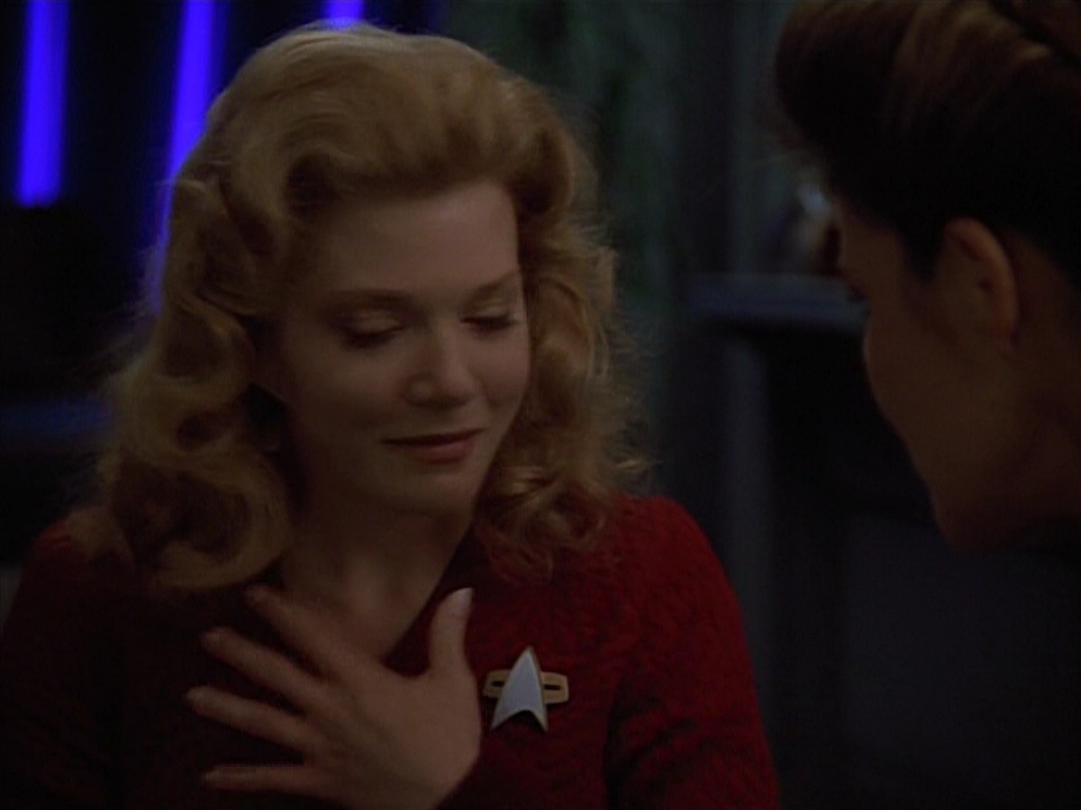 extant_StarTrekVoyager_4x02-TheGift_4094.jpg