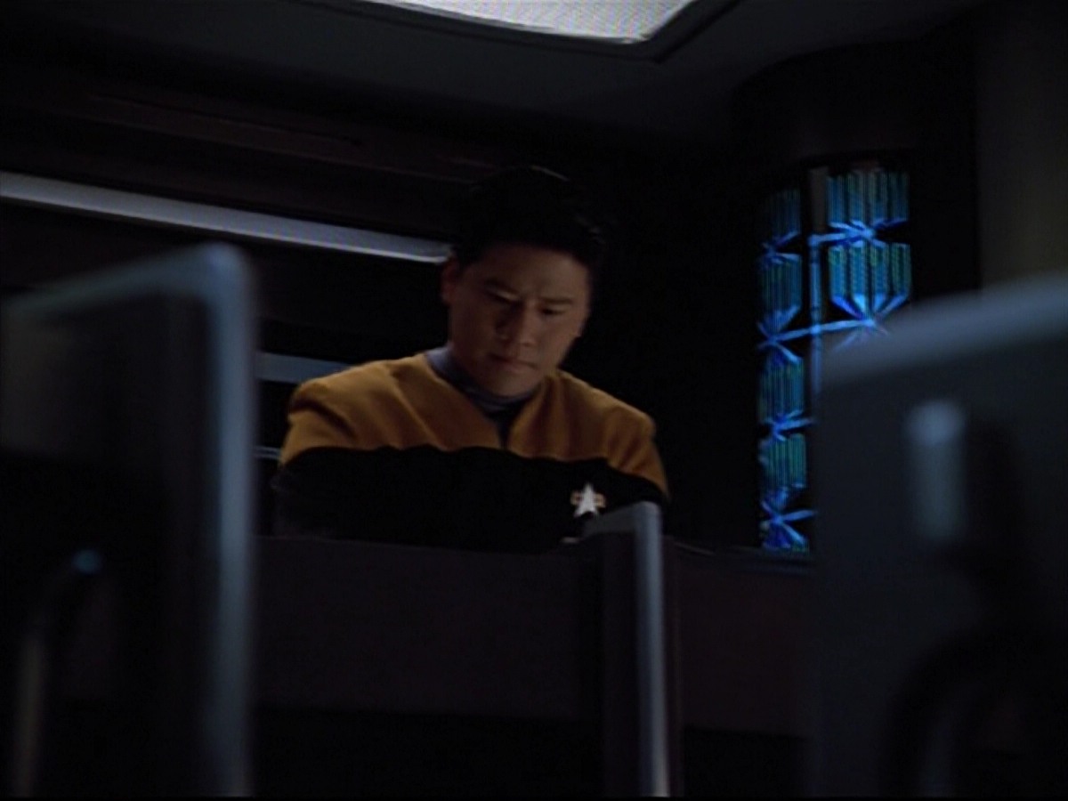extant_StarTrekVoyager_4x02-TheGift_4399.jpg