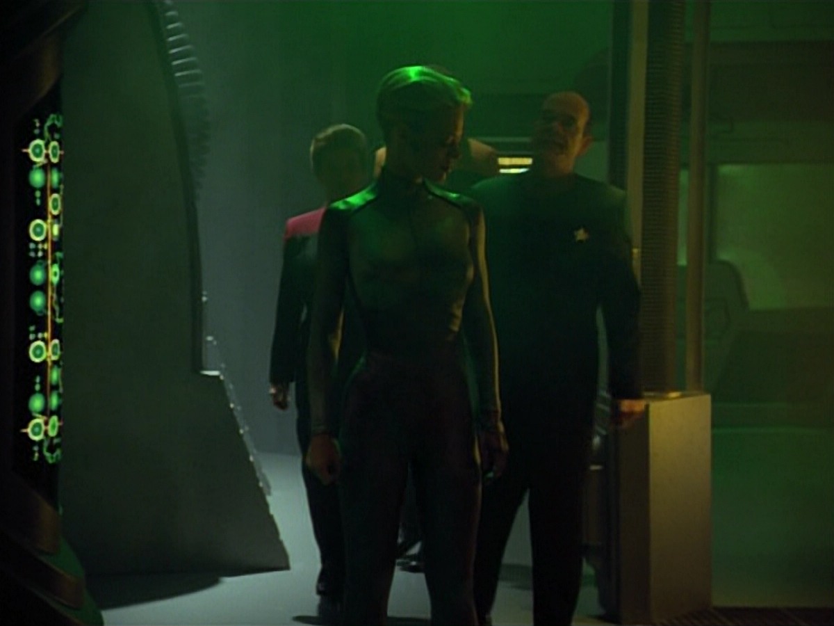 extant_StarTrekVoyager_4x02-TheGift_4620.jpg