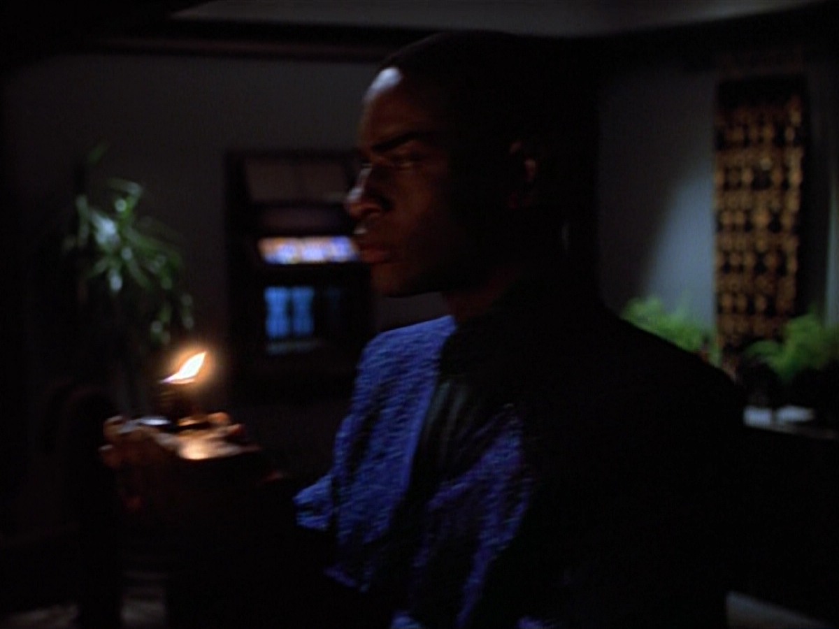 extant_StarTrekVoyager_4x02-TheGift_4773.jpg