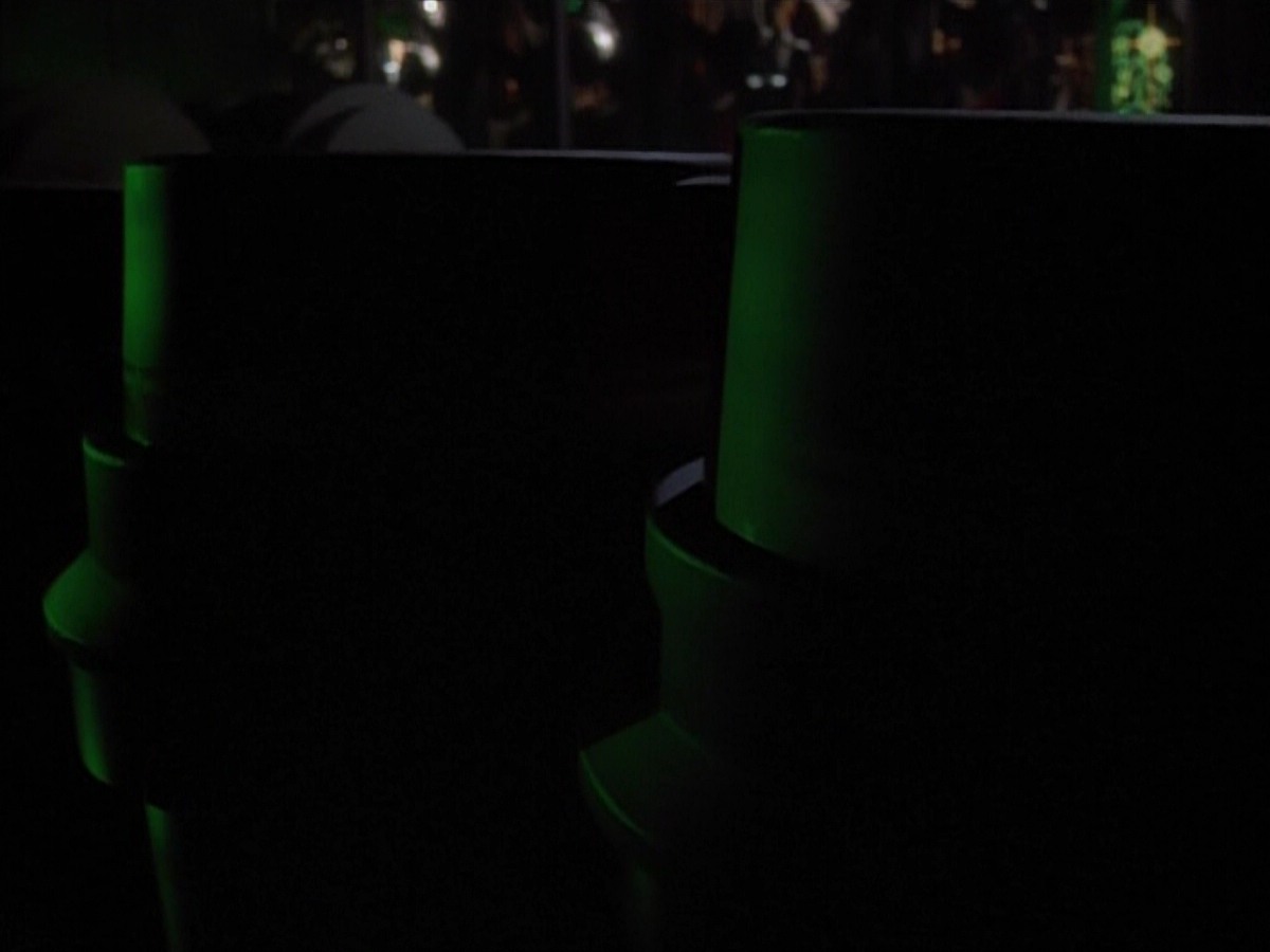 extant_StarTrekVoyager_4x03-DayOfHonor_0006.jpg