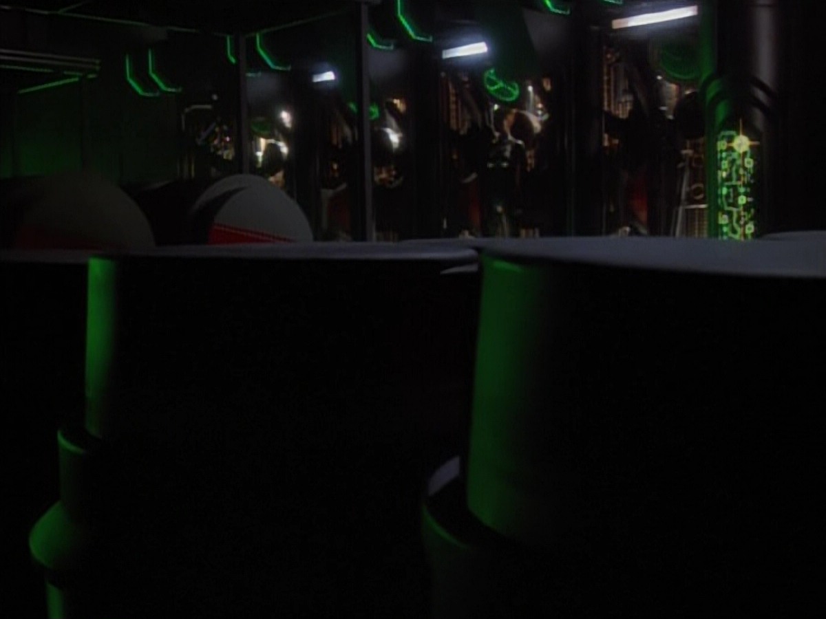 extant_StarTrekVoyager_4x03-DayOfHonor_0009.jpg