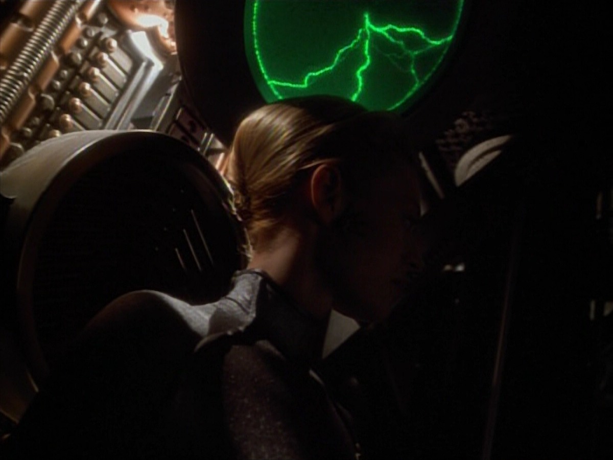 extant_StarTrekVoyager_4x03-DayOfHonor_0028.jpg