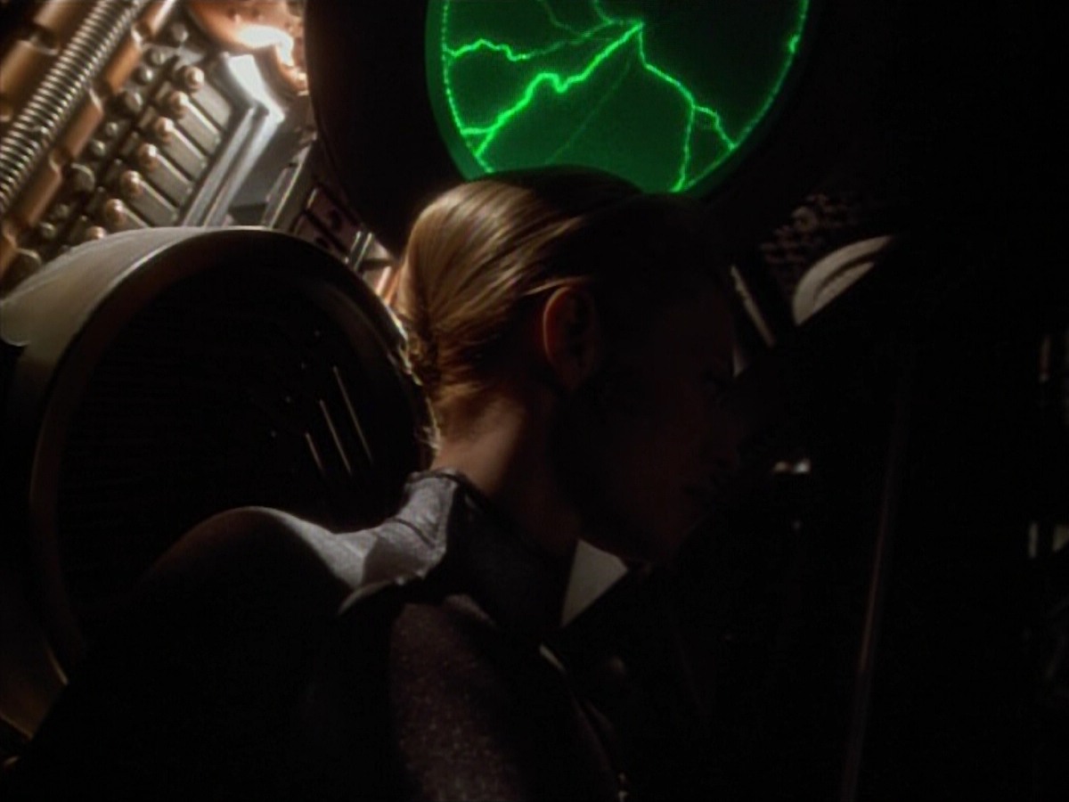 extant_StarTrekVoyager_4x03-DayOfHonor_0029.jpg