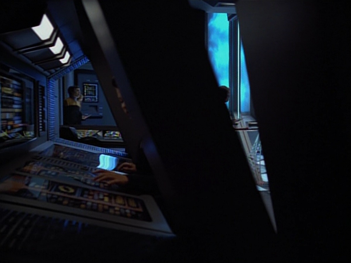 extant_StarTrekVoyager_4x03-DayOfHonor_0136.jpg