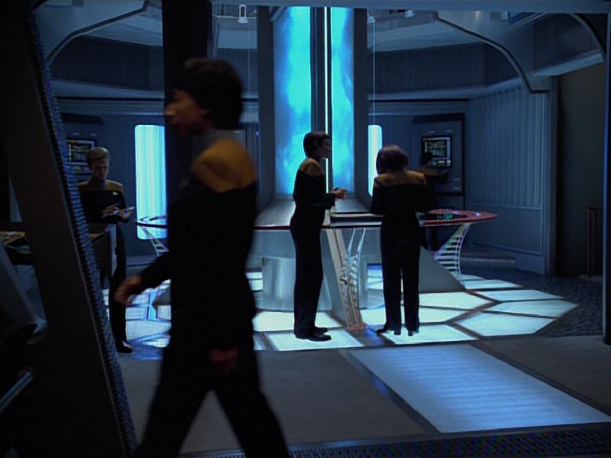 extant_StarTrekVoyager_4x03-DayOfHonor_0143.jpg
