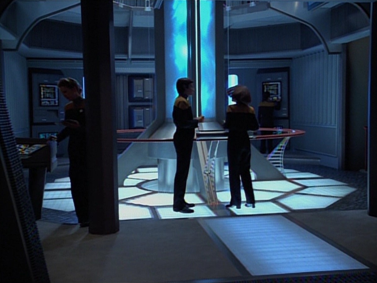 extant_StarTrekVoyager_4x03-DayOfHonor_0145.jpg