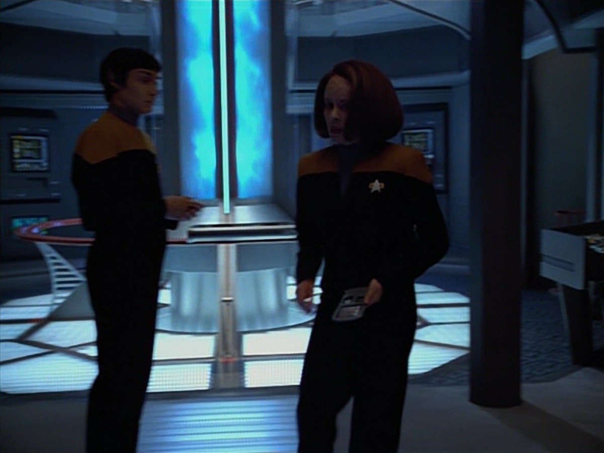 extant_StarTrekVoyager_4x03-DayOfHonor_0160.jpg