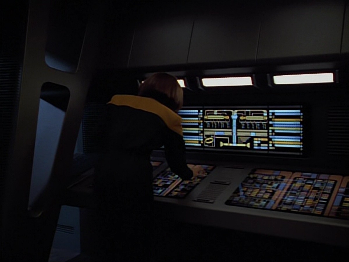 extant_StarTrekVoyager_4x03-DayOfHonor_0165.jpg