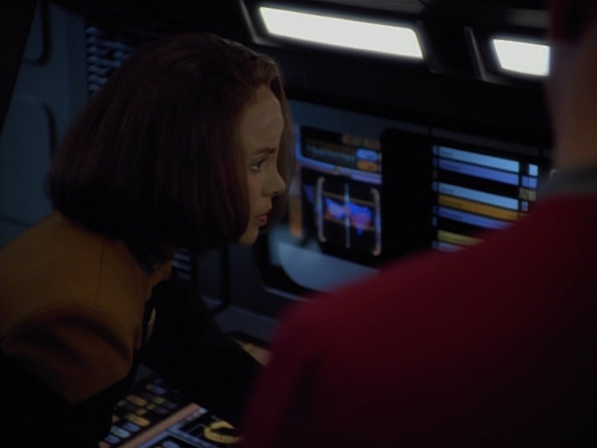 extant_StarTrekVoyager_4x03-DayOfHonor_0182.jpg