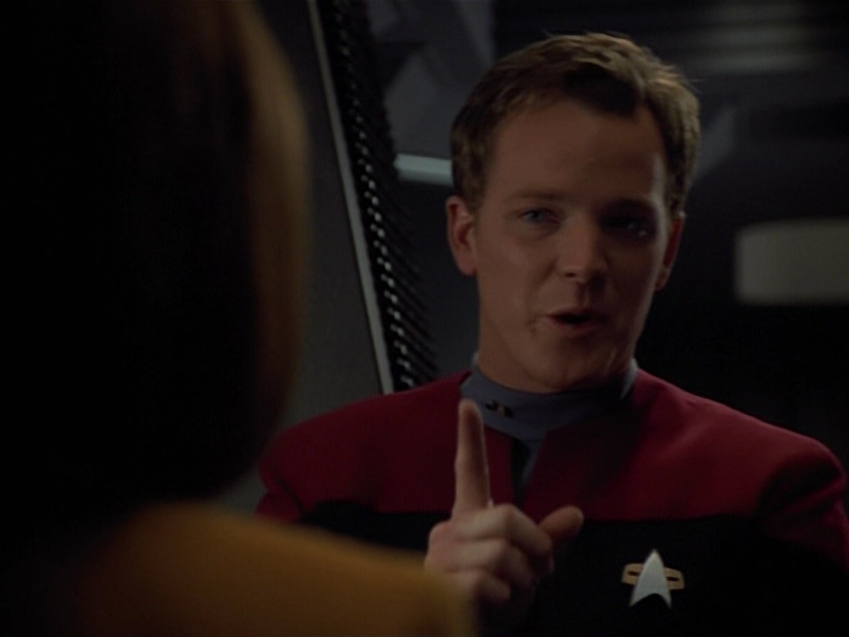 extant_StarTrekVoyager_4x03-DayOfHonor_0215.jpg