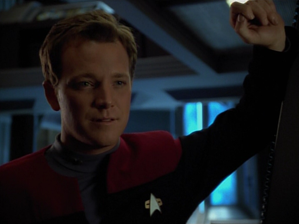 extant_StarTrekVoyager_4x03-DayOfHonor_0269.jpg