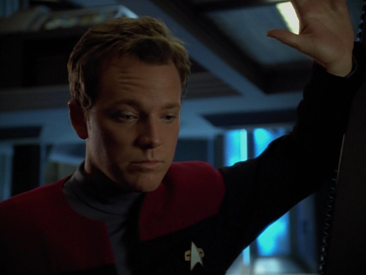 extant_StarTrekVoyager_4x03-DayOfHonor_0282.jpg