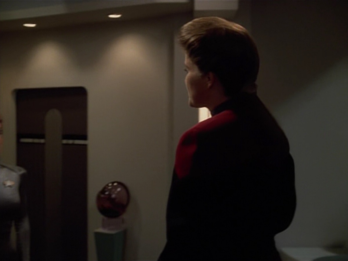 extant_StarTrekVoyager_4x03-DayOfHonor_0596.jpg