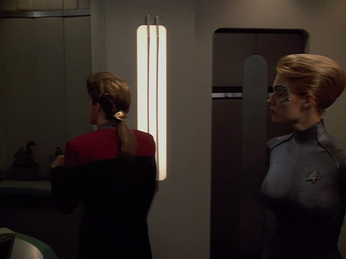 extant_StarTrekVoyager_4x03-DayOfHonor_0629.jpg