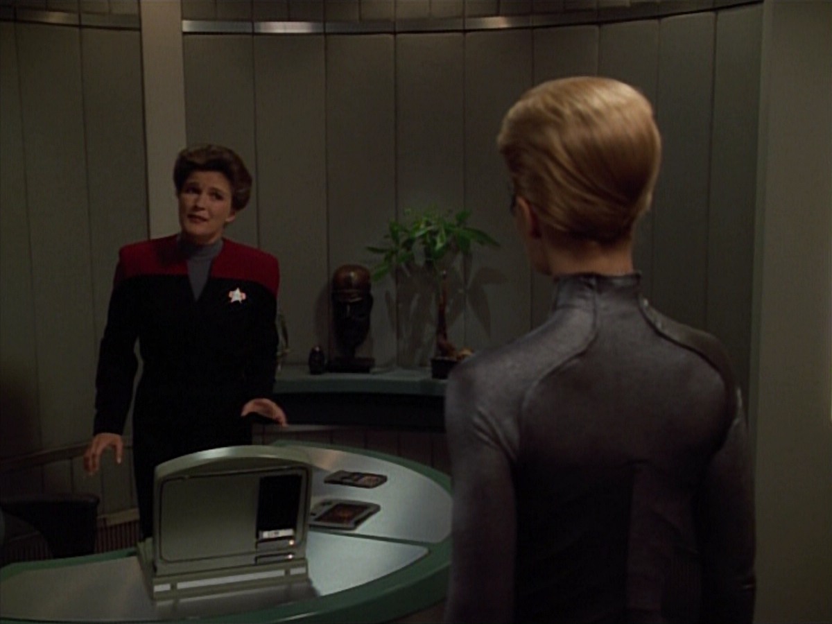 extant_StarTrekVoyager_4x03-DayOfHonor_0637.jpg