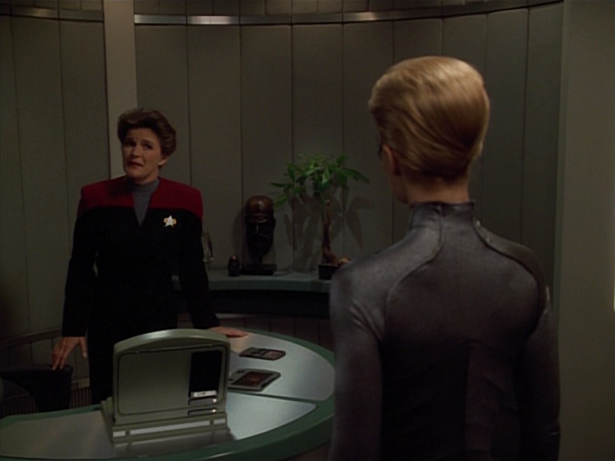 extant_StarTrekVoyager_4x03-DayOfHonor_0638.jpg