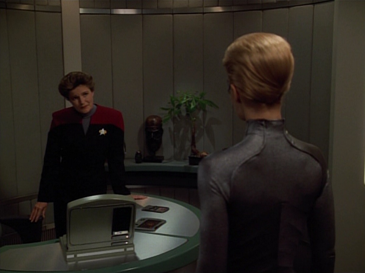 extant_StarTrekVoyager_4x03-DayOfHonor_0644.jpg