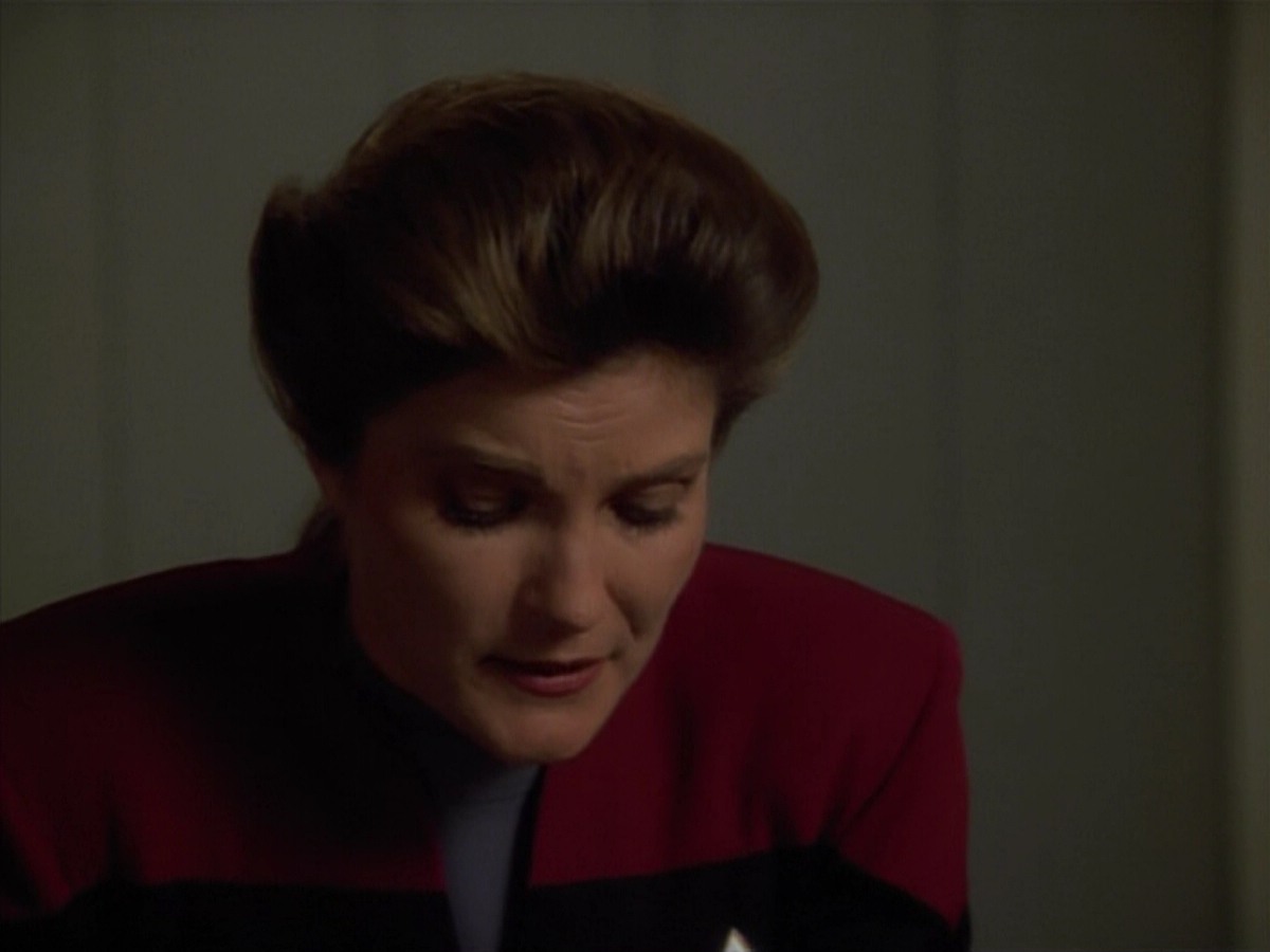 extant_StarTrekVoyager_4x03-DayOfHonor_0683.jpg