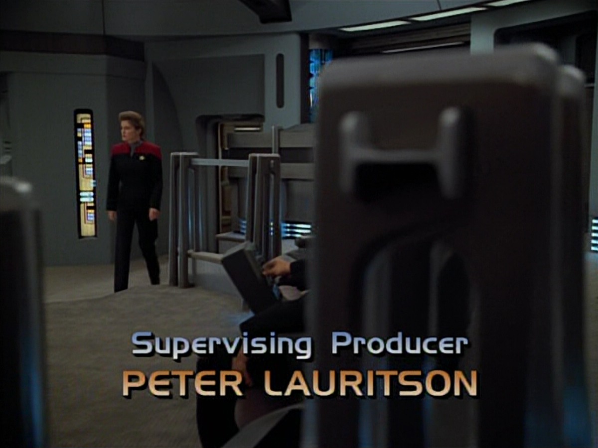 extant_StarTrekVoyager_4x03-DayOfHonor_0708.jpg