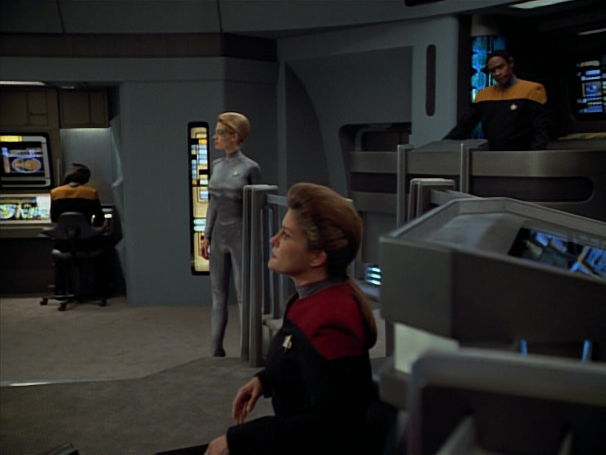 extant_StarTrekVoyager_4x03-DayOfHonor_0719.jpg