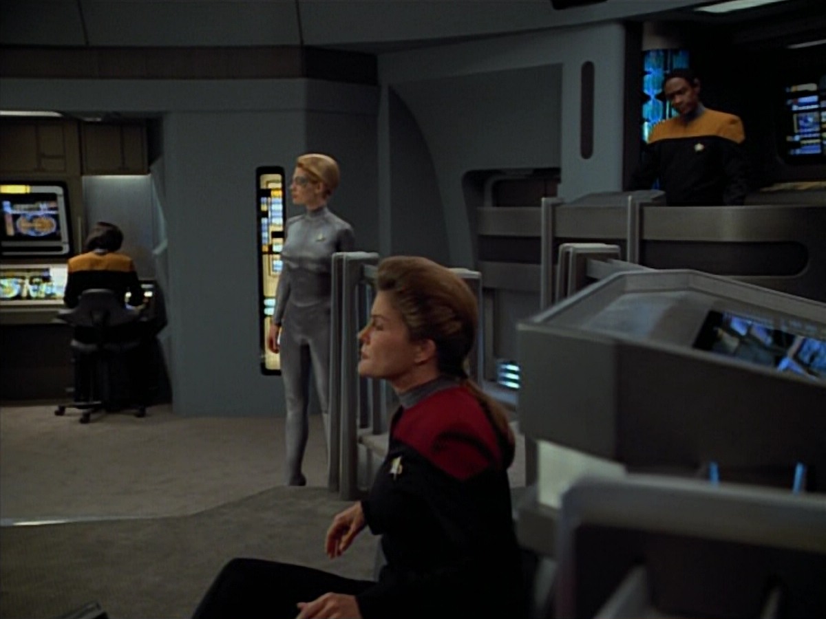 extant_StarTrekVoyager_4x03-DayOfHonor_0720.jpg