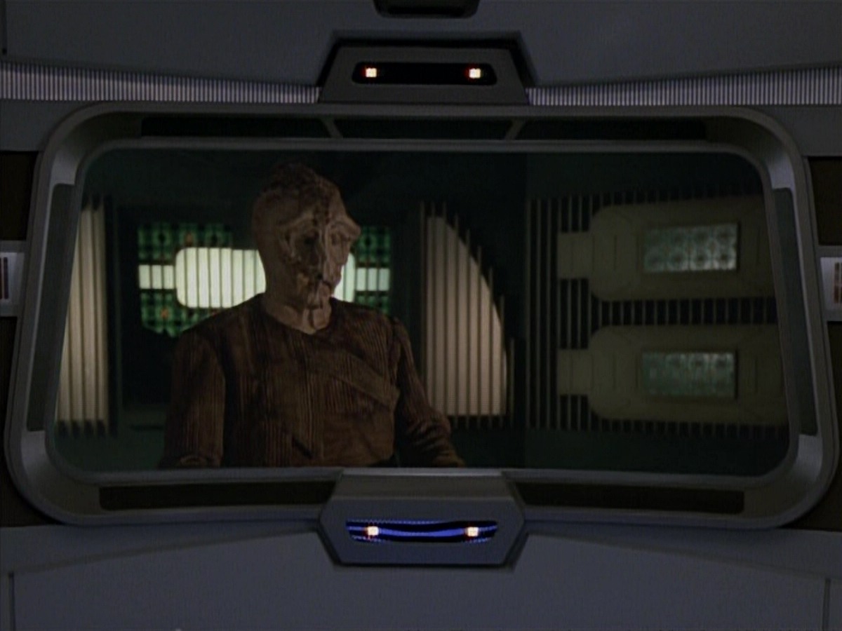 extant_StarTrekVoyager_4x03-DayOfHonor_0753.jpg