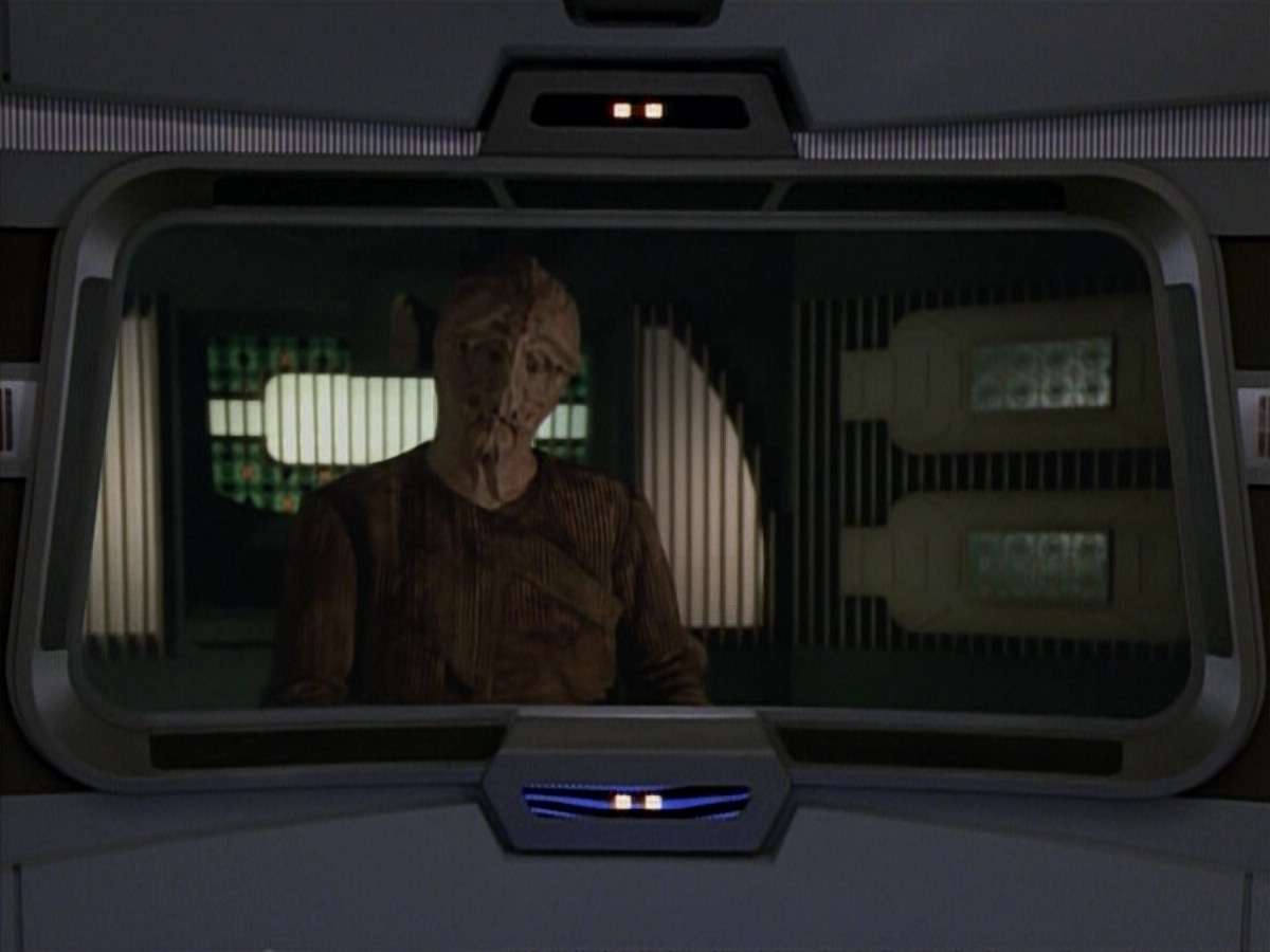 extant_StarTrekVoyager_4x03-DayOfHonor_0754.jpg