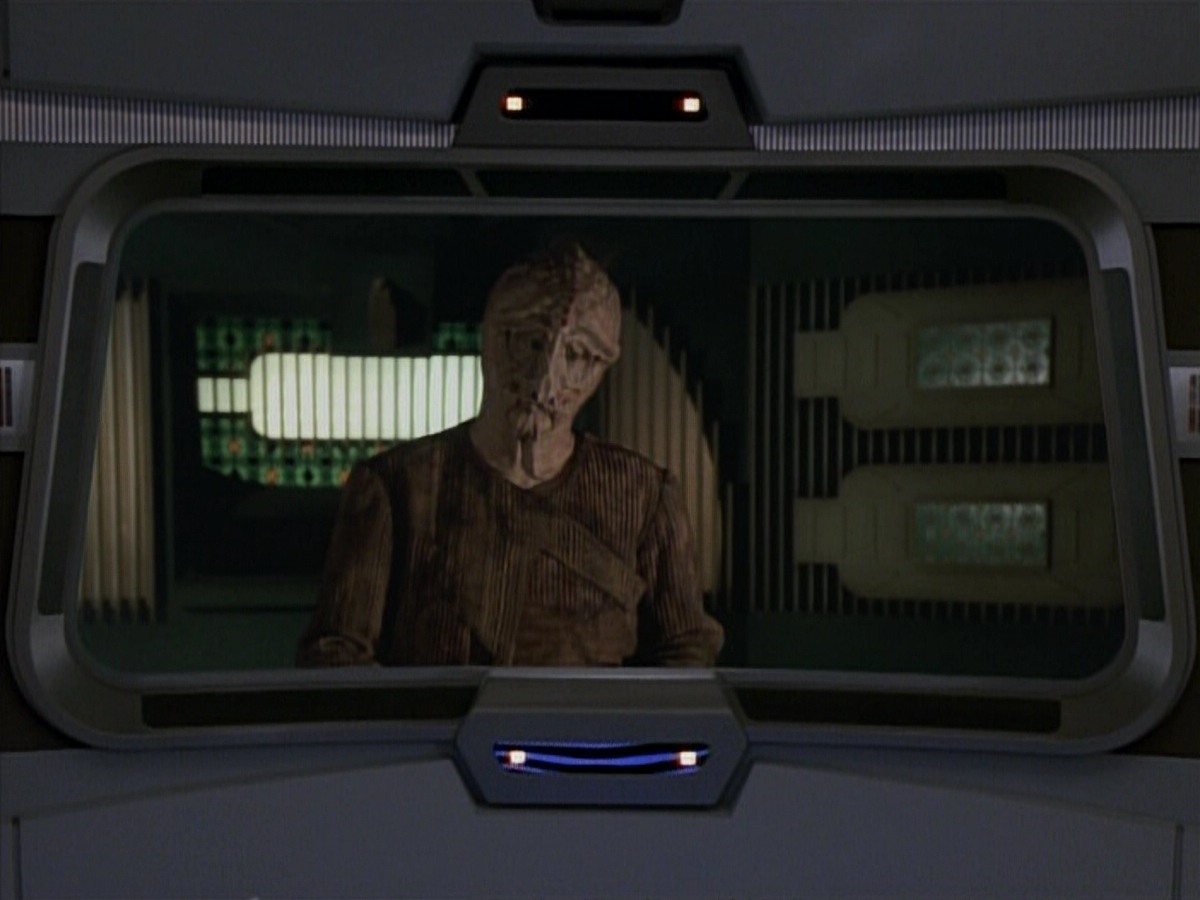 extant_StarTrekVoyager_4x03-DayOfHonor_0756.jpg