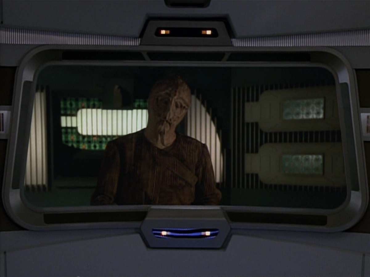 extant_StarTrekVoyager_4x03-DayOfHonor_0758.jpg
