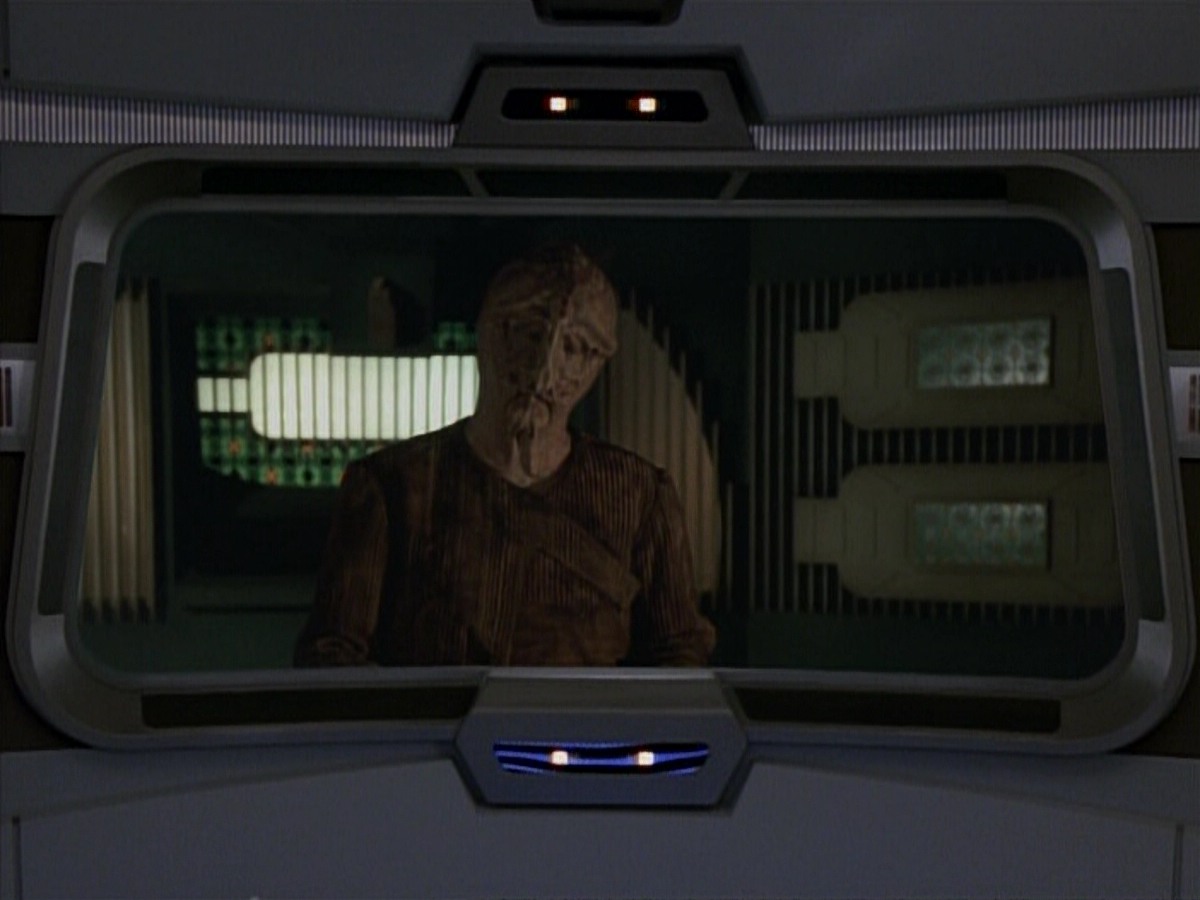 extant_StarTrekVoyager_4x03-DayOfHonor_0760.jpg