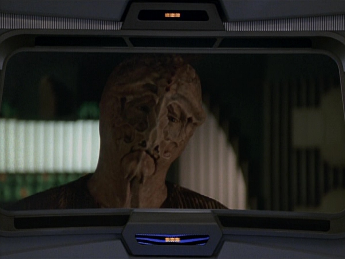 extant_StarTrekVoyager_4x03-DayOfHonor_0891.jpg