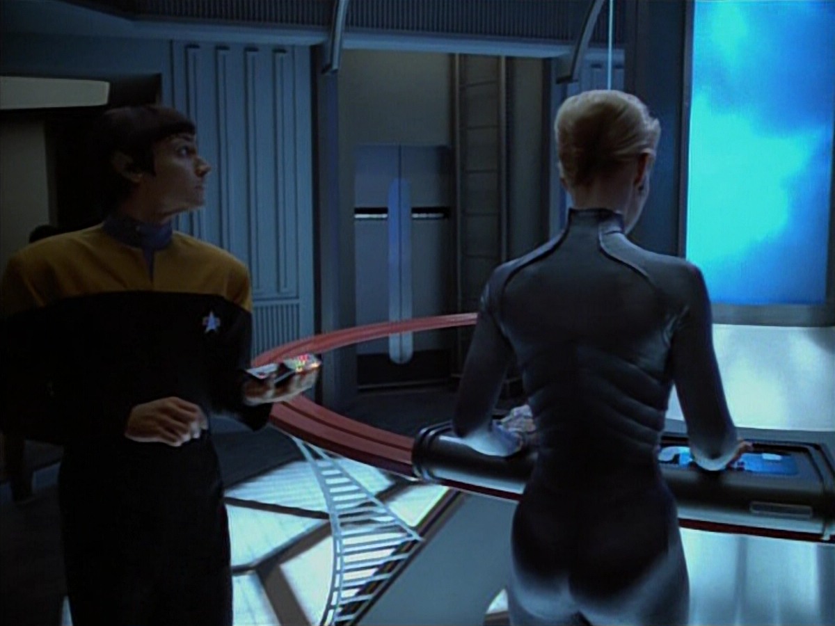 extant_StarTrekVoyager_4x03-DayOfHonor_0919.jpg