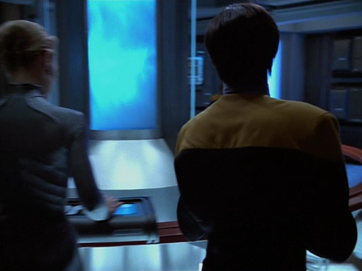 extant_StarTrekVoyager_4x03-DayOfHonor_0922.jpg