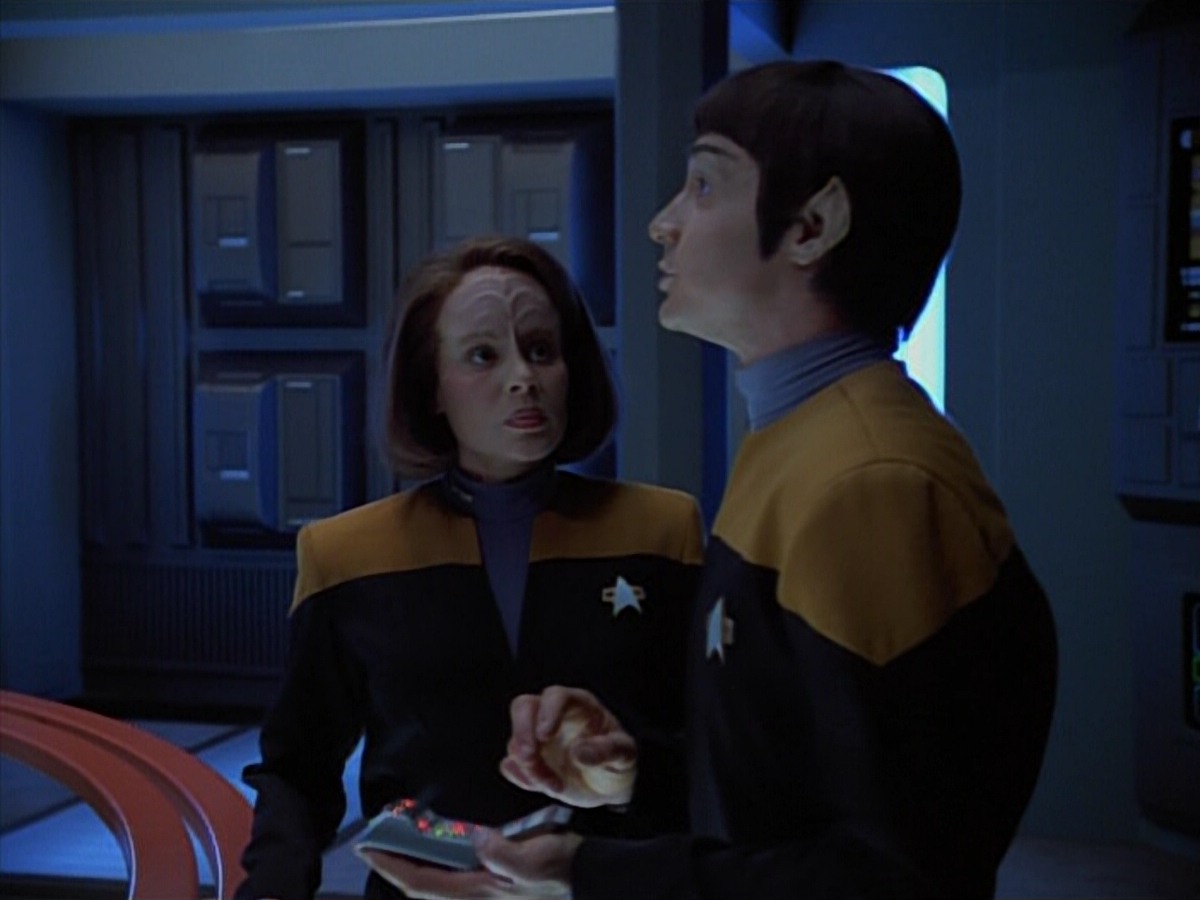 extant_StarTrekVoyager_4x03-DayOfHonor_0929.jpg