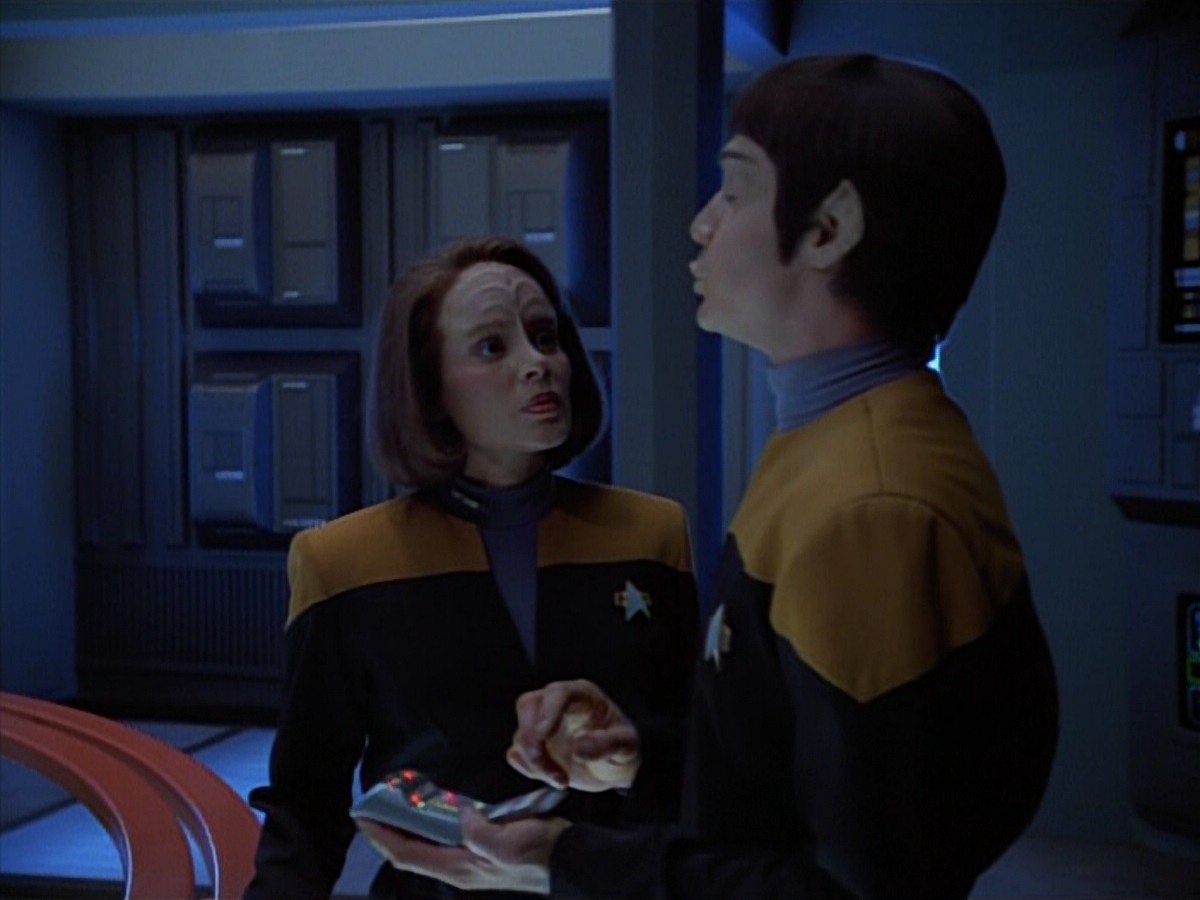 extant_StarTrekVoyager_4x03-DayOfHonor_0930.jpg