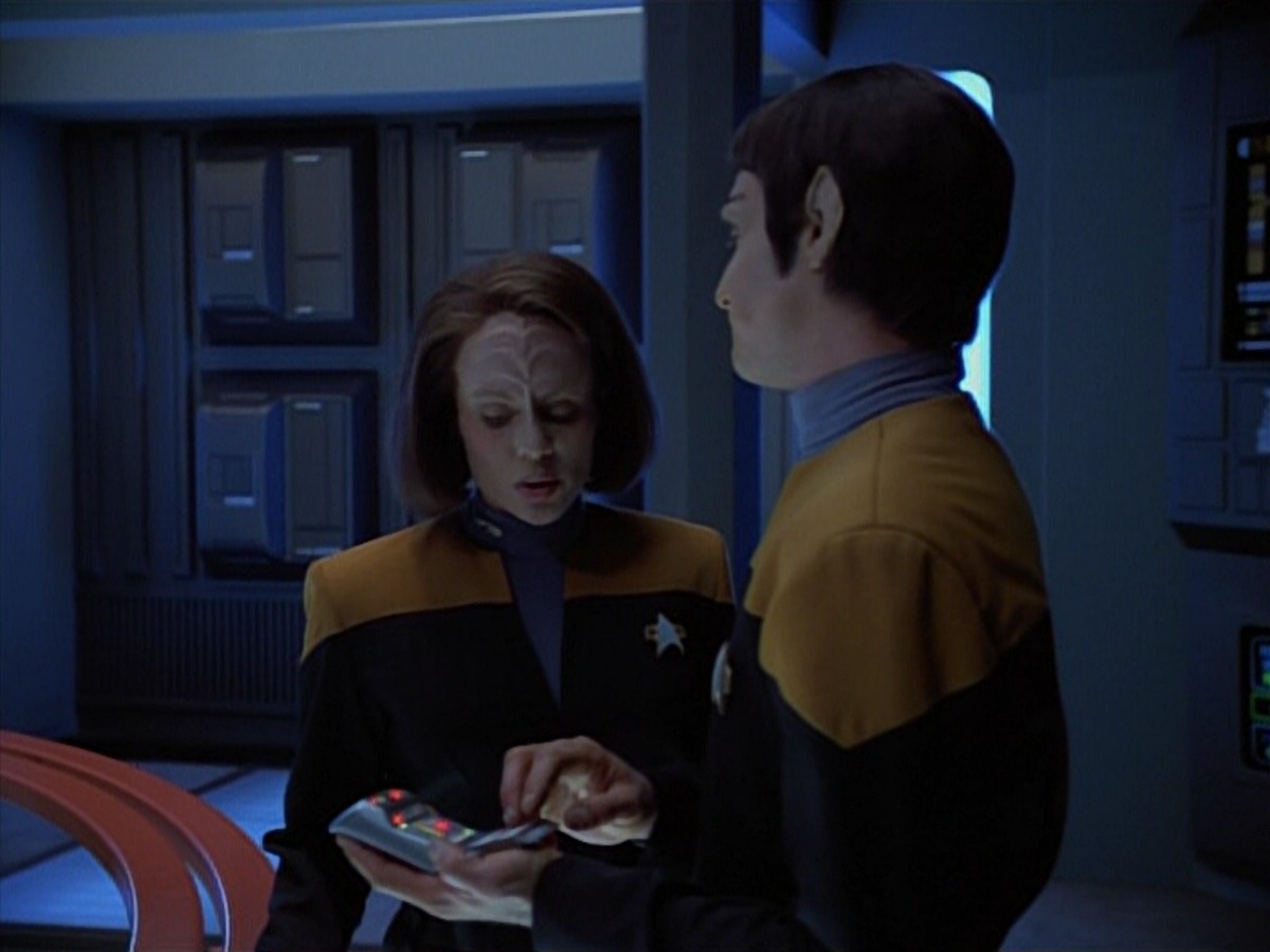 extant_StarTrekVoyager_4x03-DayOfHonor_0933.jpg