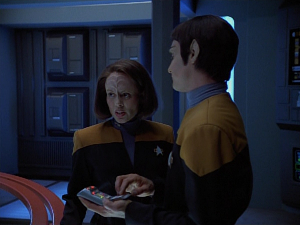 extant_StarTrekVoyager_4x03-DayOfHonor_0934.jpg