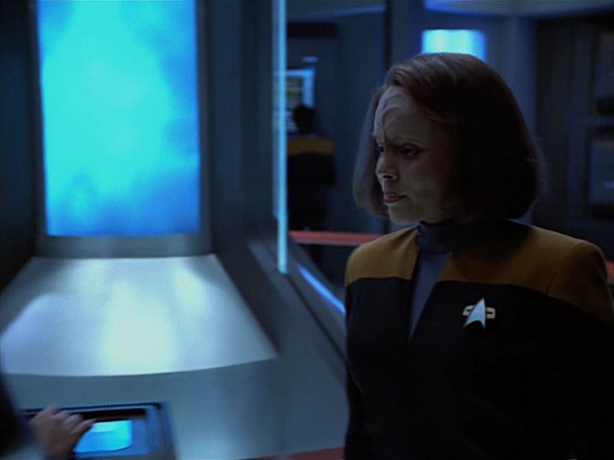 extant_StarTrekVoyager_4x03-DayOfHonor_0945.jpg
